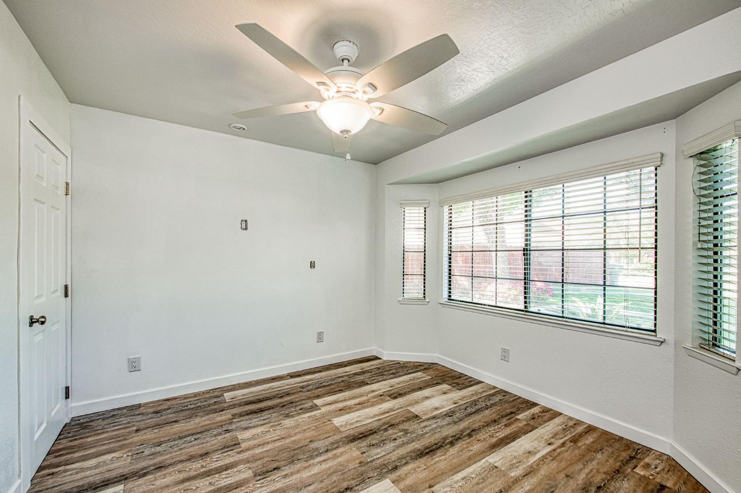 2250 Escalon Ave, Clovis, CA 93611