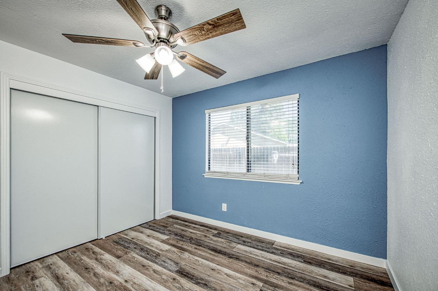 2250 Escalon Ave, Clovis, CA 93611