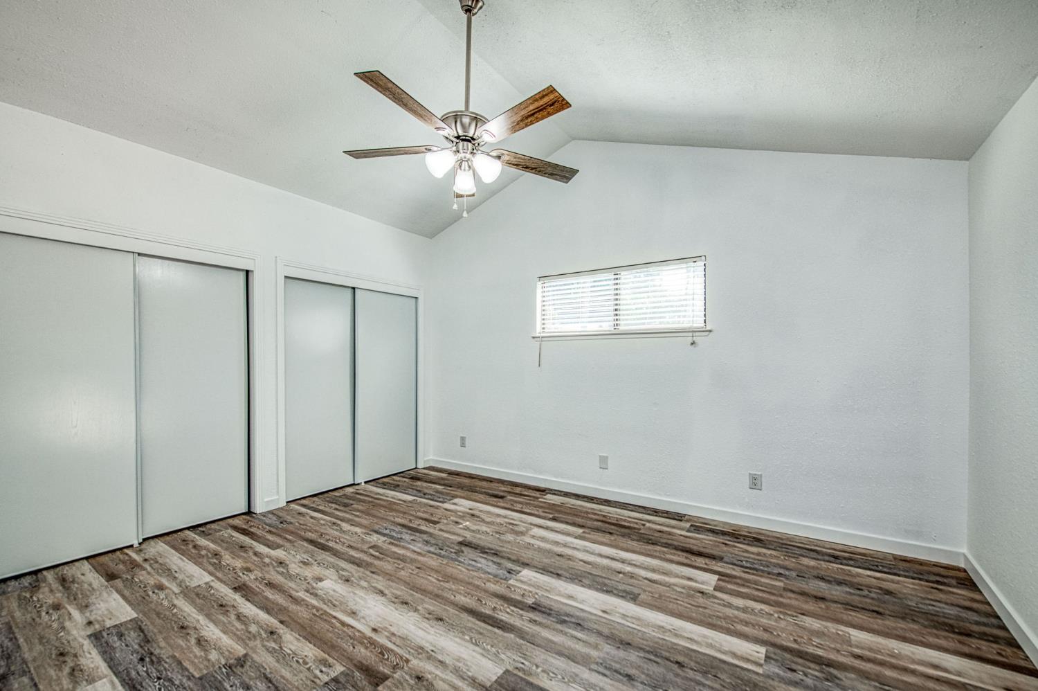 2250 Escalon Ave, Clovis, CA 93611