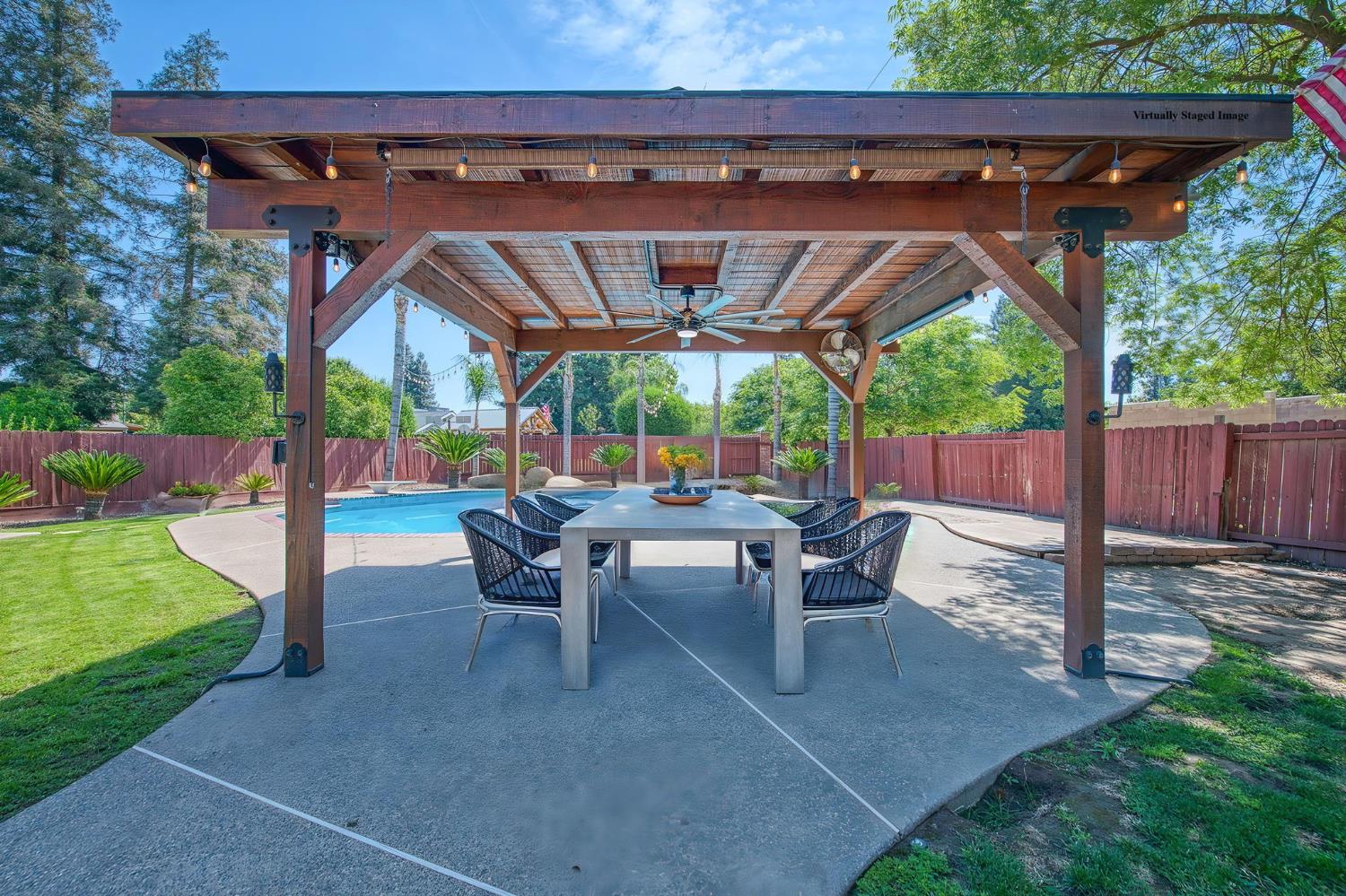 2250 Escalon Ave, Clovis, CA 93611