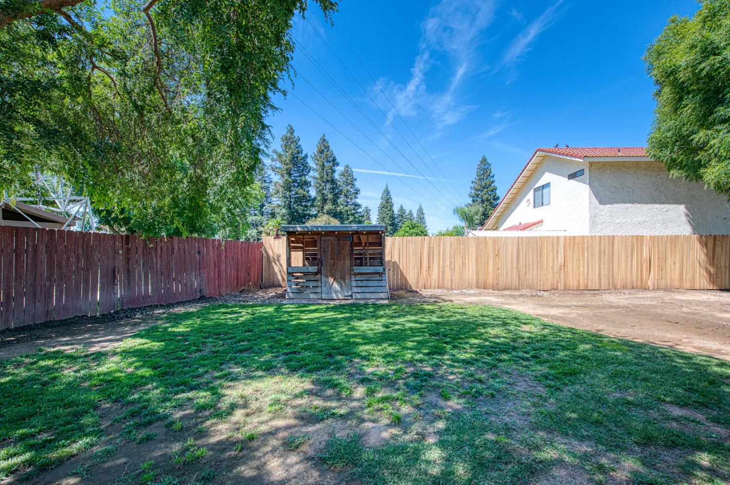 2250 Escalon Ave, Clovis, CA 93611