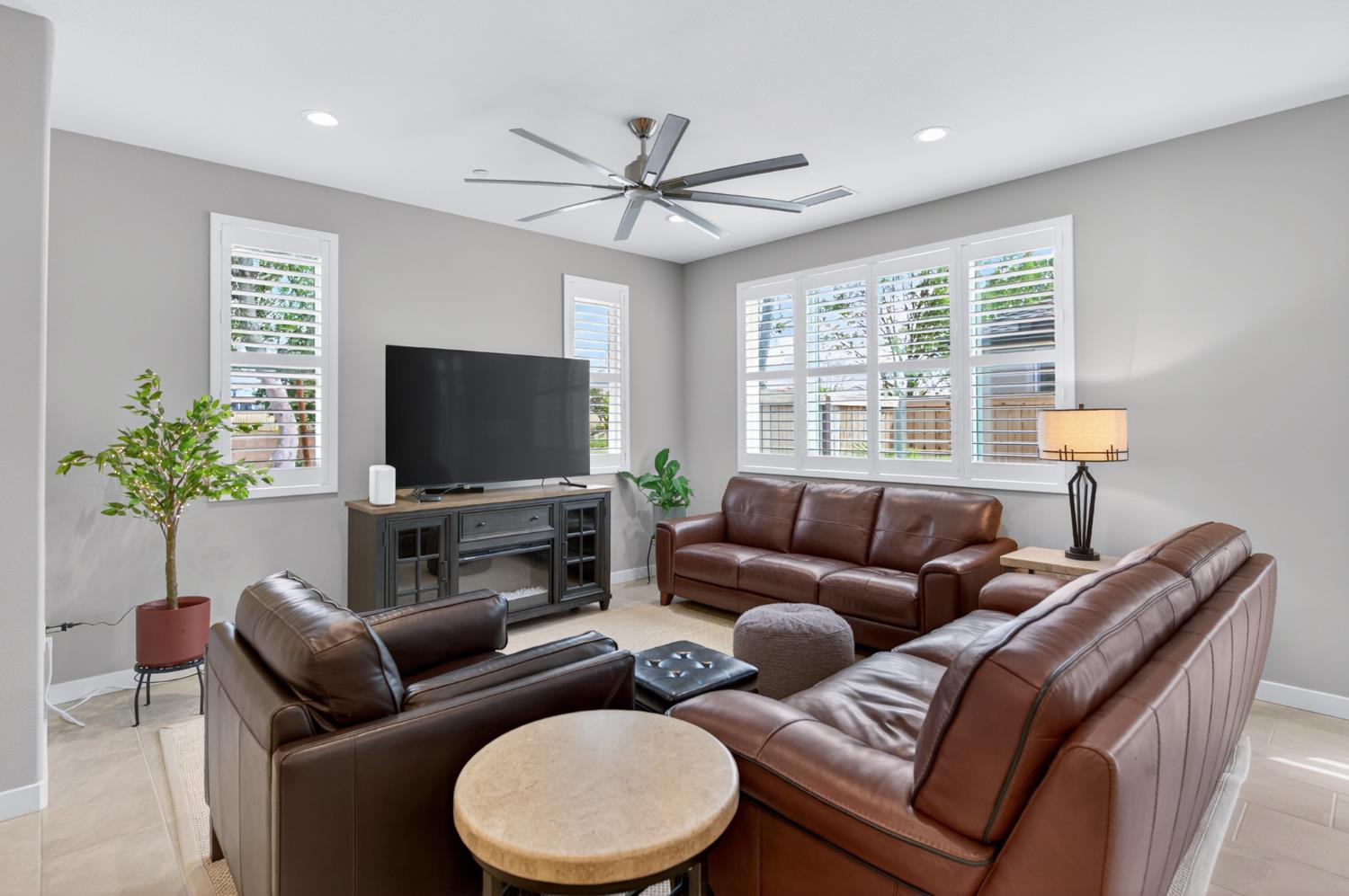 4185 Ryan Ln, Madera, CA 93636