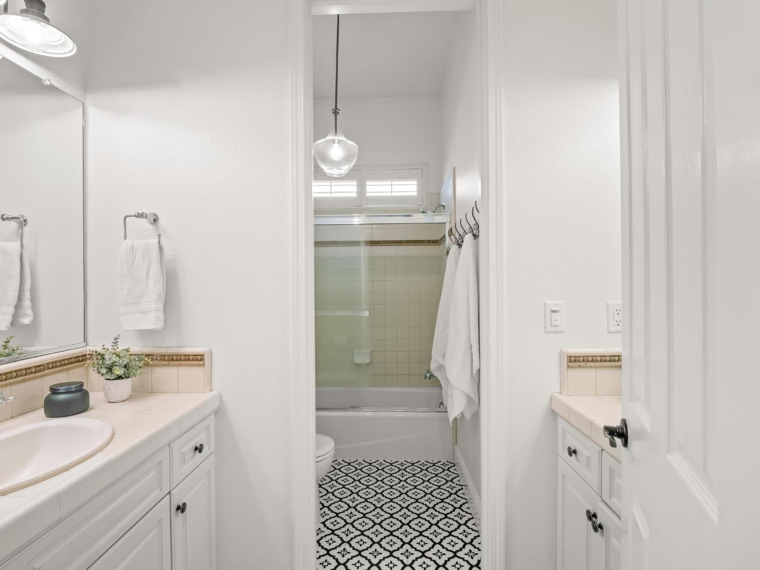 3524 Prescott Ave, Clovis, CA 93619