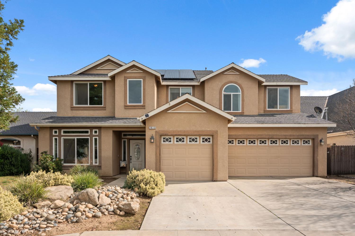 2613 Applegate Ave, Clovis, CA 93611