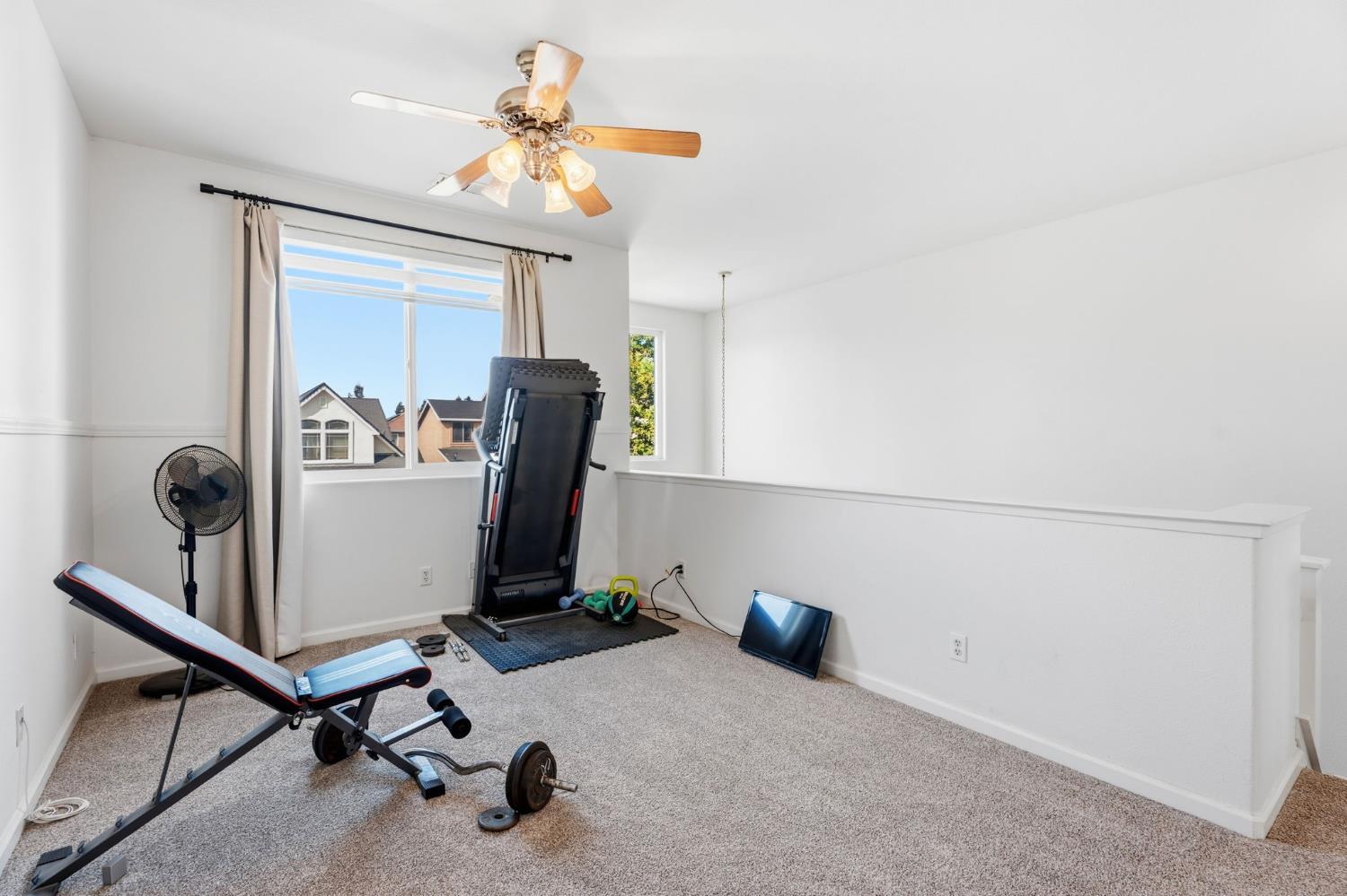 2613 Applegate Ave, Clovis, CA 93611