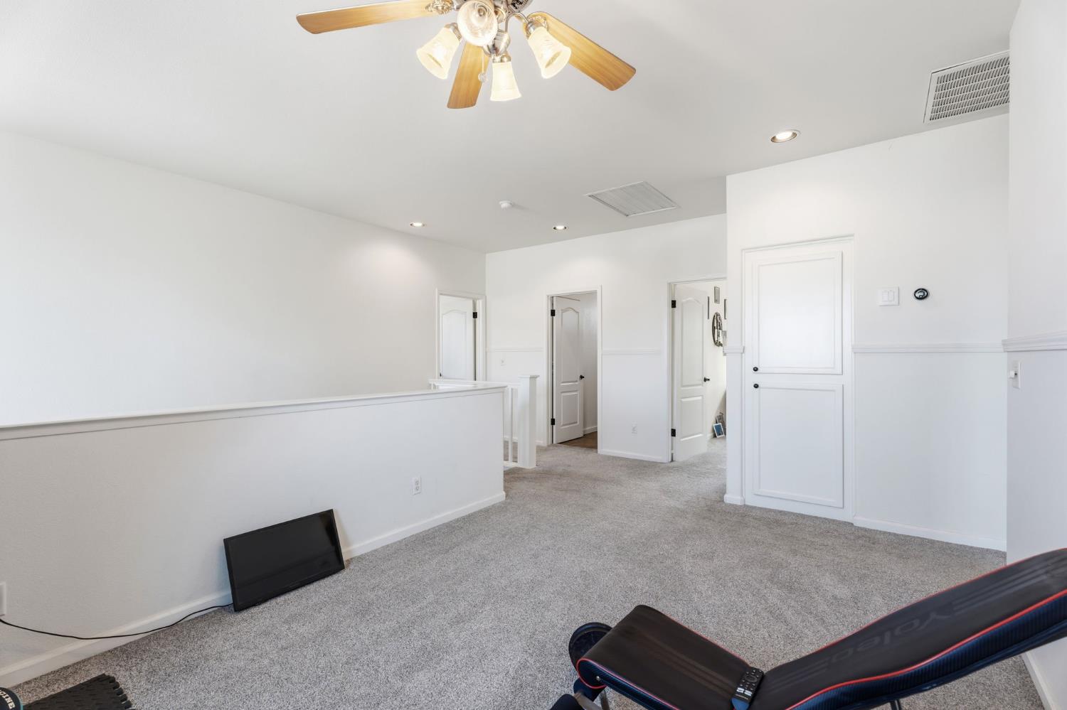 2613 Applegate Ave, Clovis, CA 93611