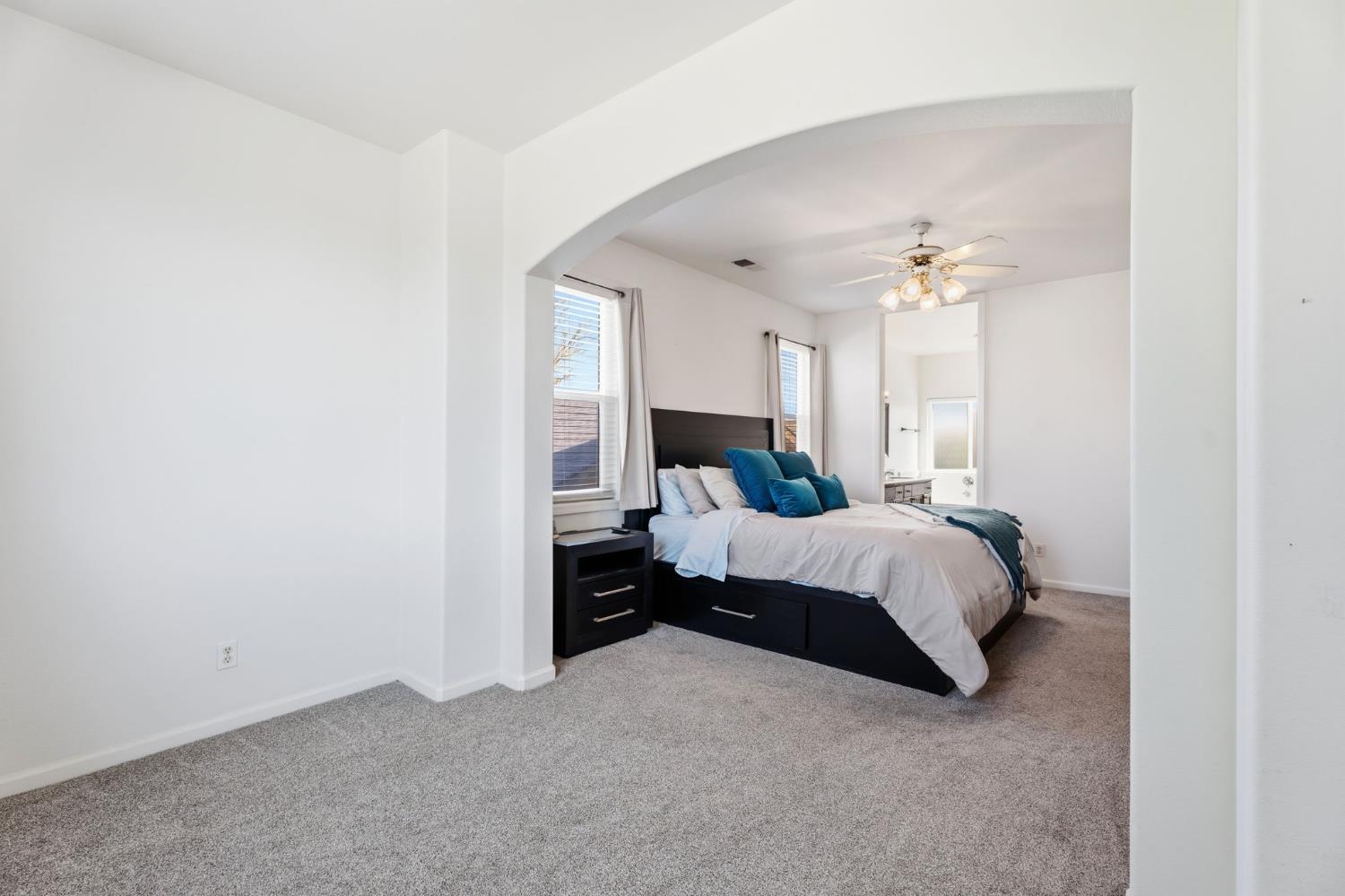 2613 Applegate Ave, Clovis, CA 93611