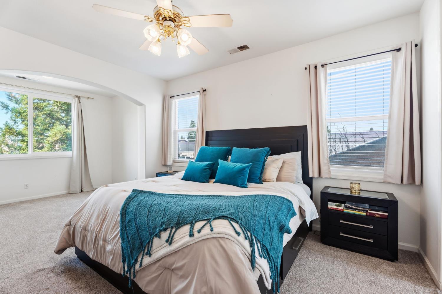 2613 Applegate Ave, Clovis, CA 93611