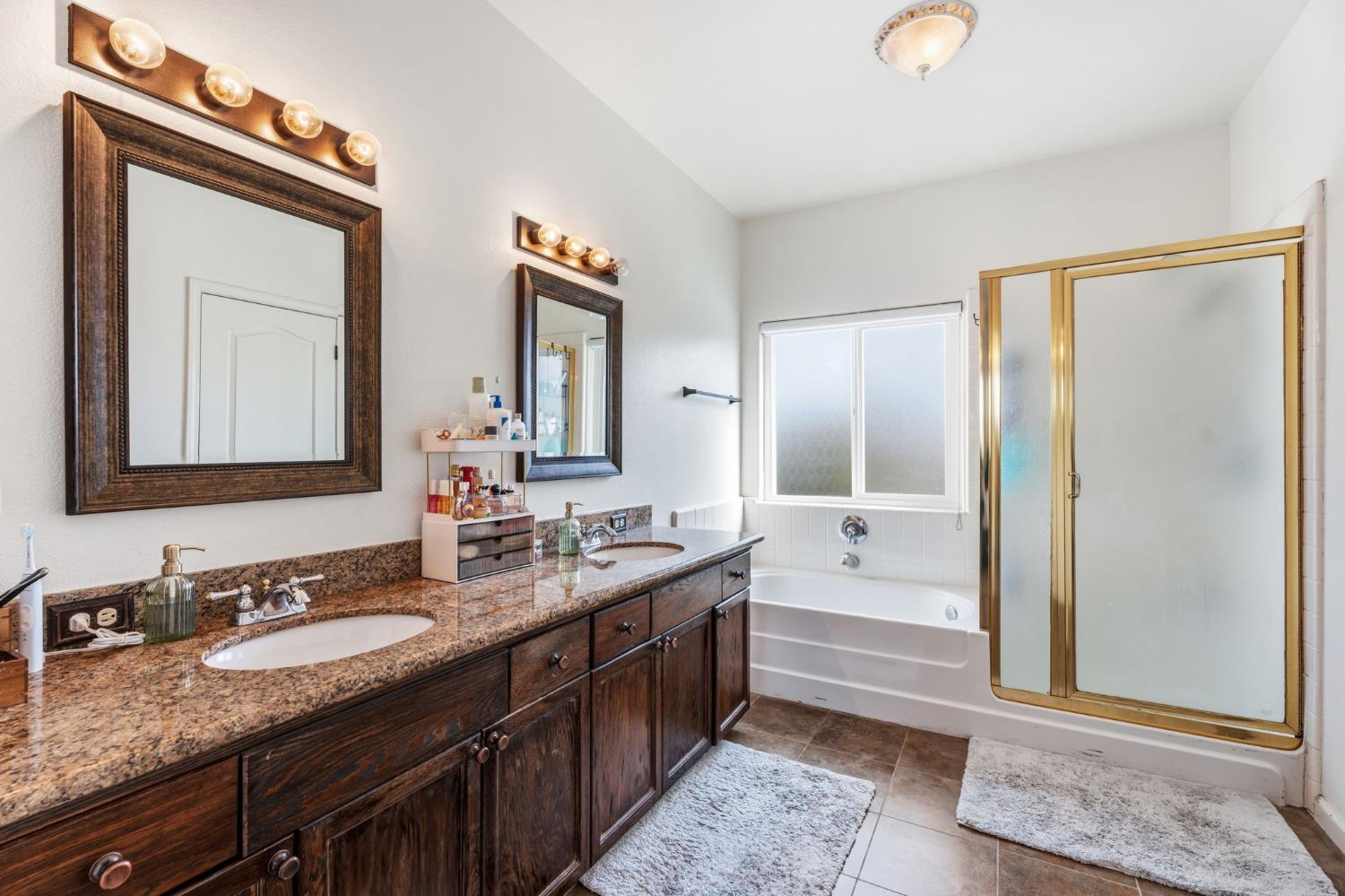 2613 Applegate Ave, Clovis, CA 93611