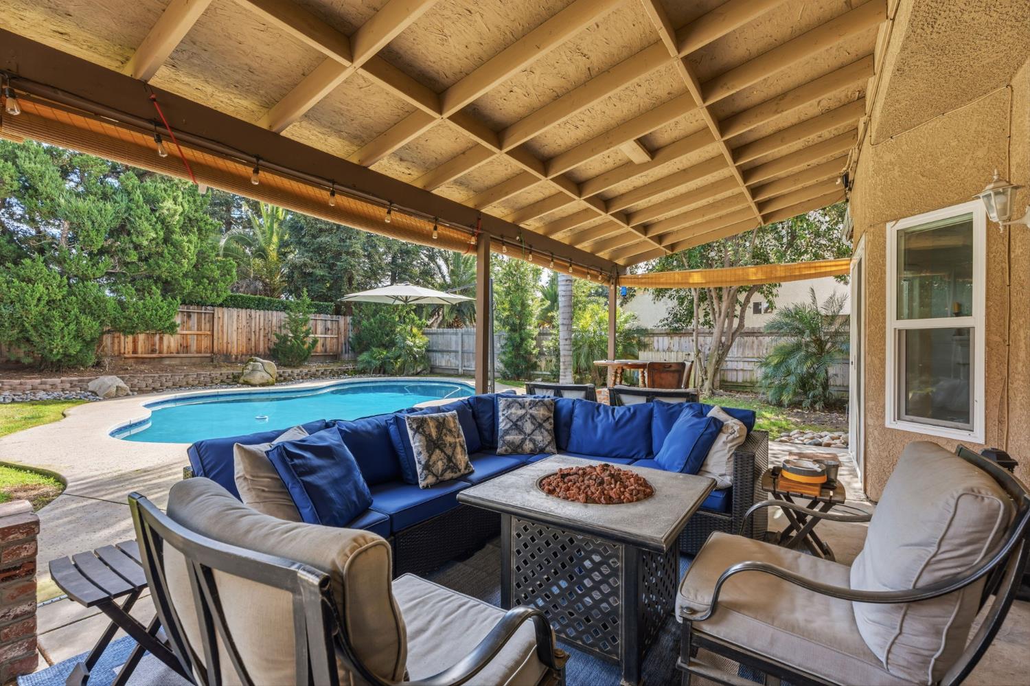 2613 Applegate Ave, Clovis, CA 93611