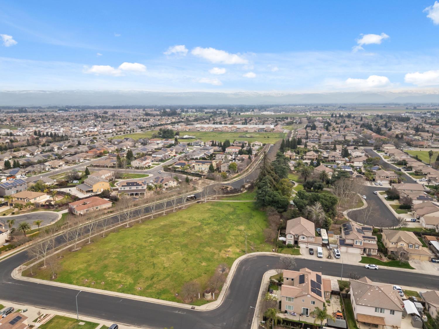 2613 Applegate Ave, Clovis, CA 93611