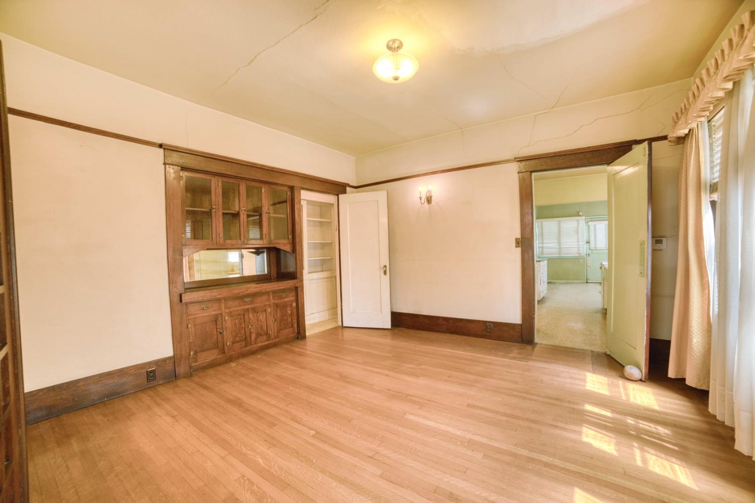 421 N D St, Madera, CA 93638