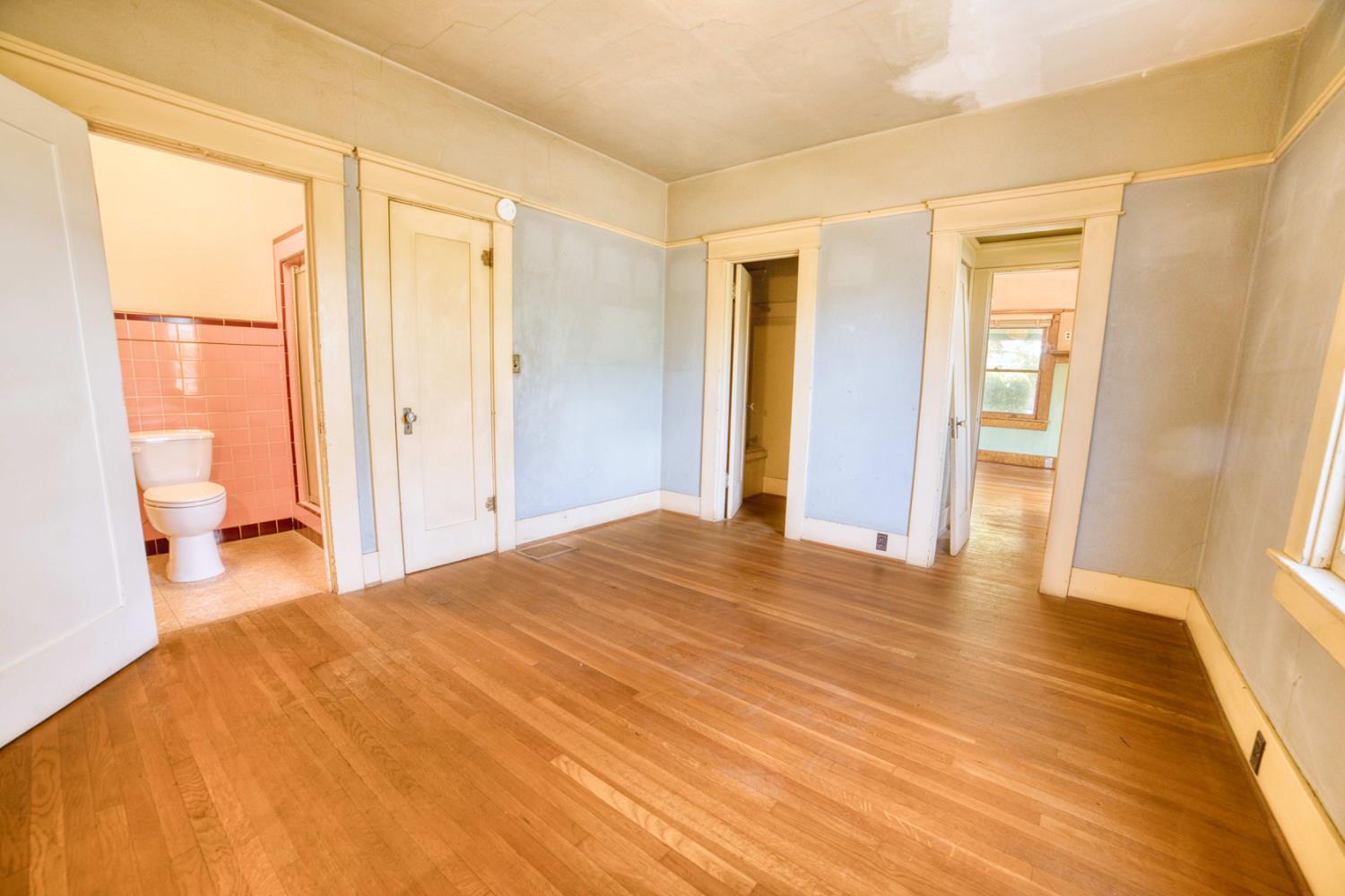 421 N D St, Madera, CA 93638