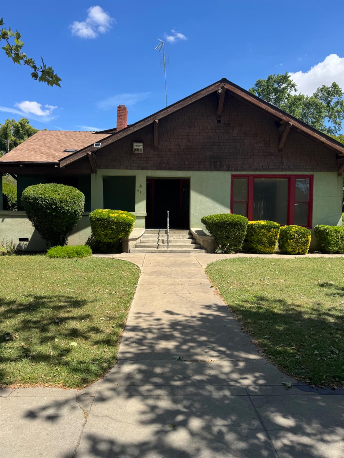 421 N D St, Madera, CA 93638