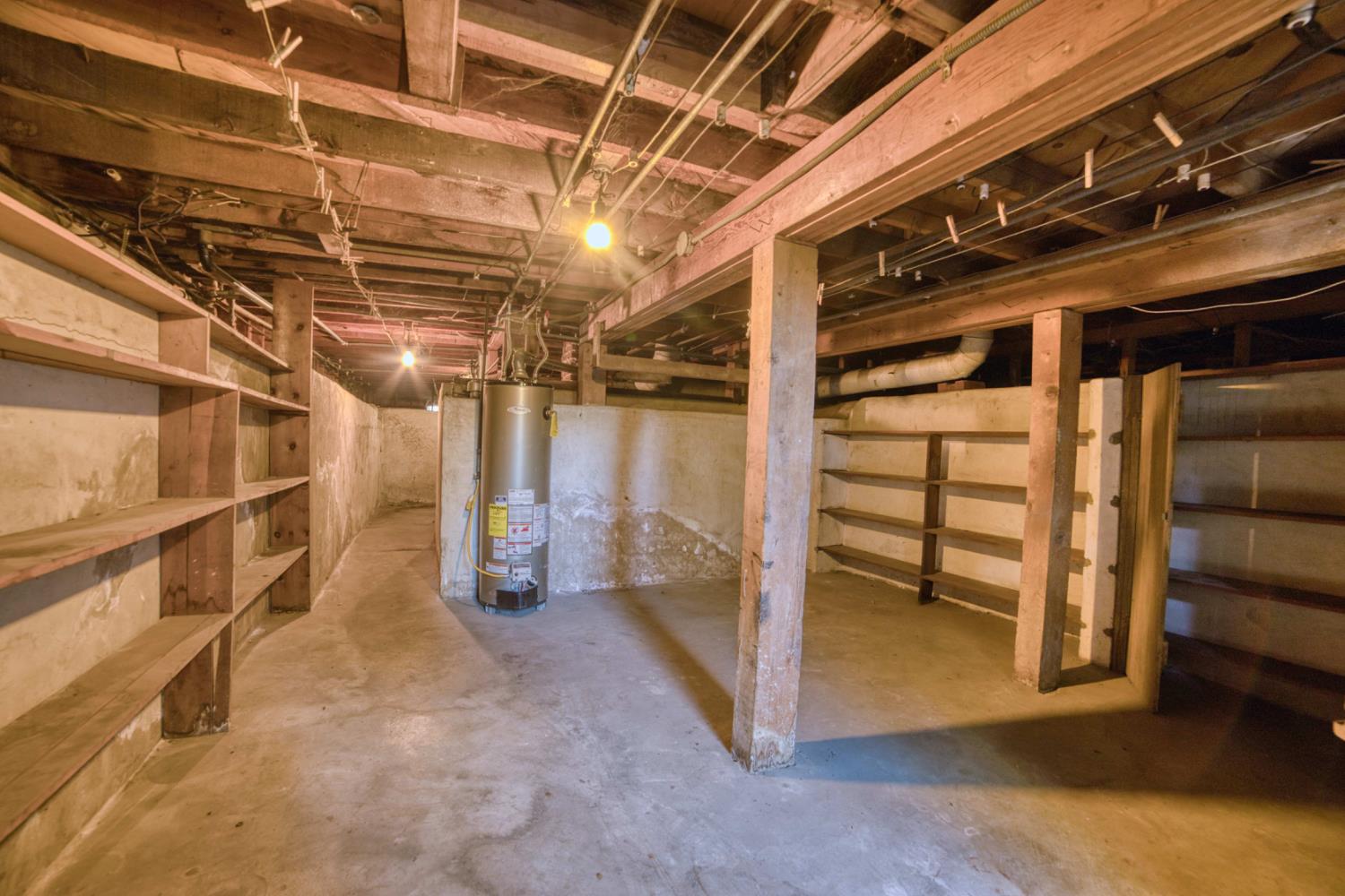 421 N D St, Madera, CA 93638