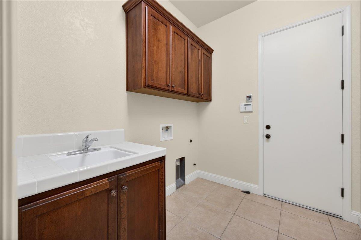 11348 N Via Montessori Dr, Fresno, CA 93730