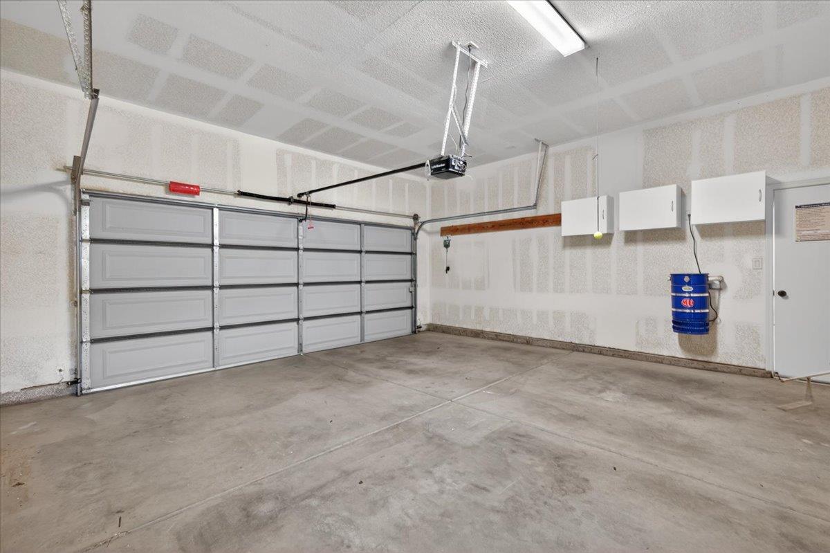 11348 N Via Montessori Dr, Fresno, CA 93730