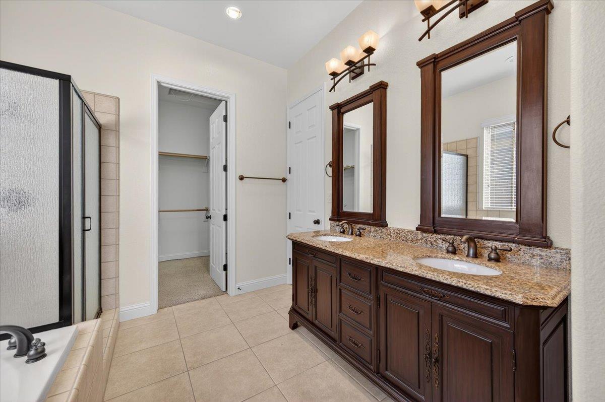 11348 N Via Montessori Dr, Fresno, CA 93730