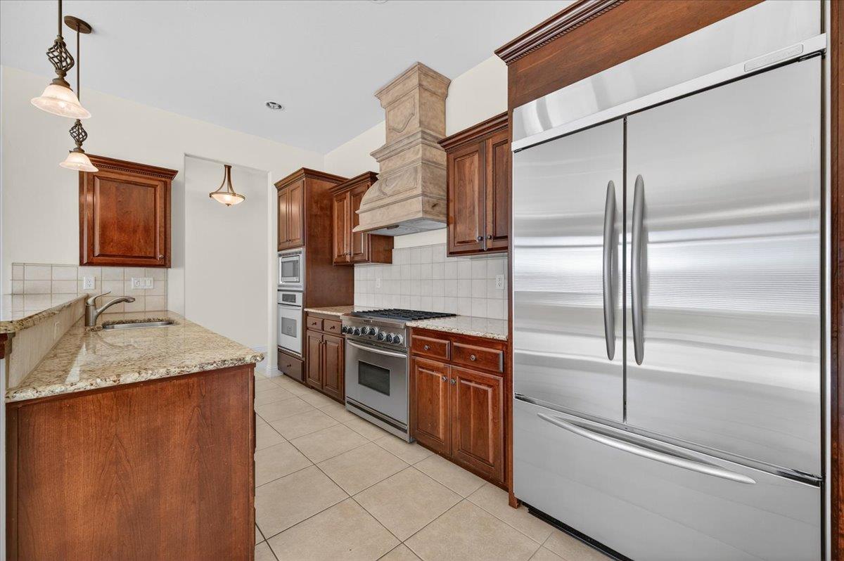 11348 N Via Montessori Dr, Fresno, CA 93730