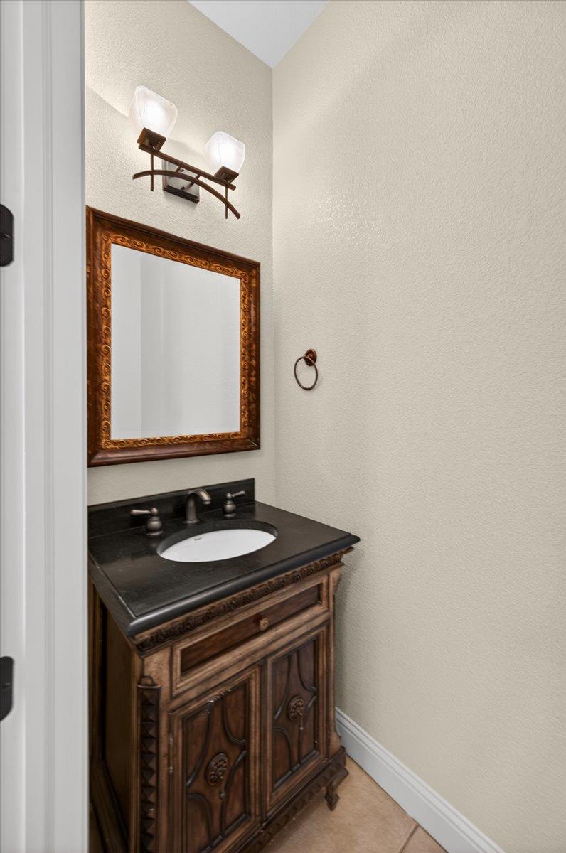 11348 N Via Montessori Dr, Fresno, CA 93730