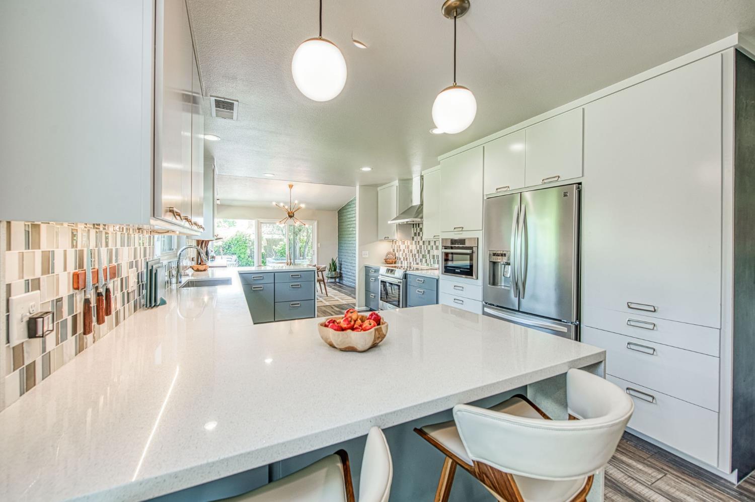 1527 W San Ramon Ave, Fresno, CA 93711