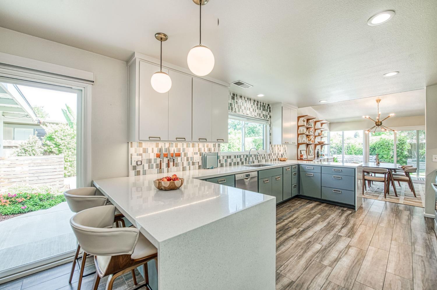 1527 W San Ramon Ave, Fresno, CA 93711