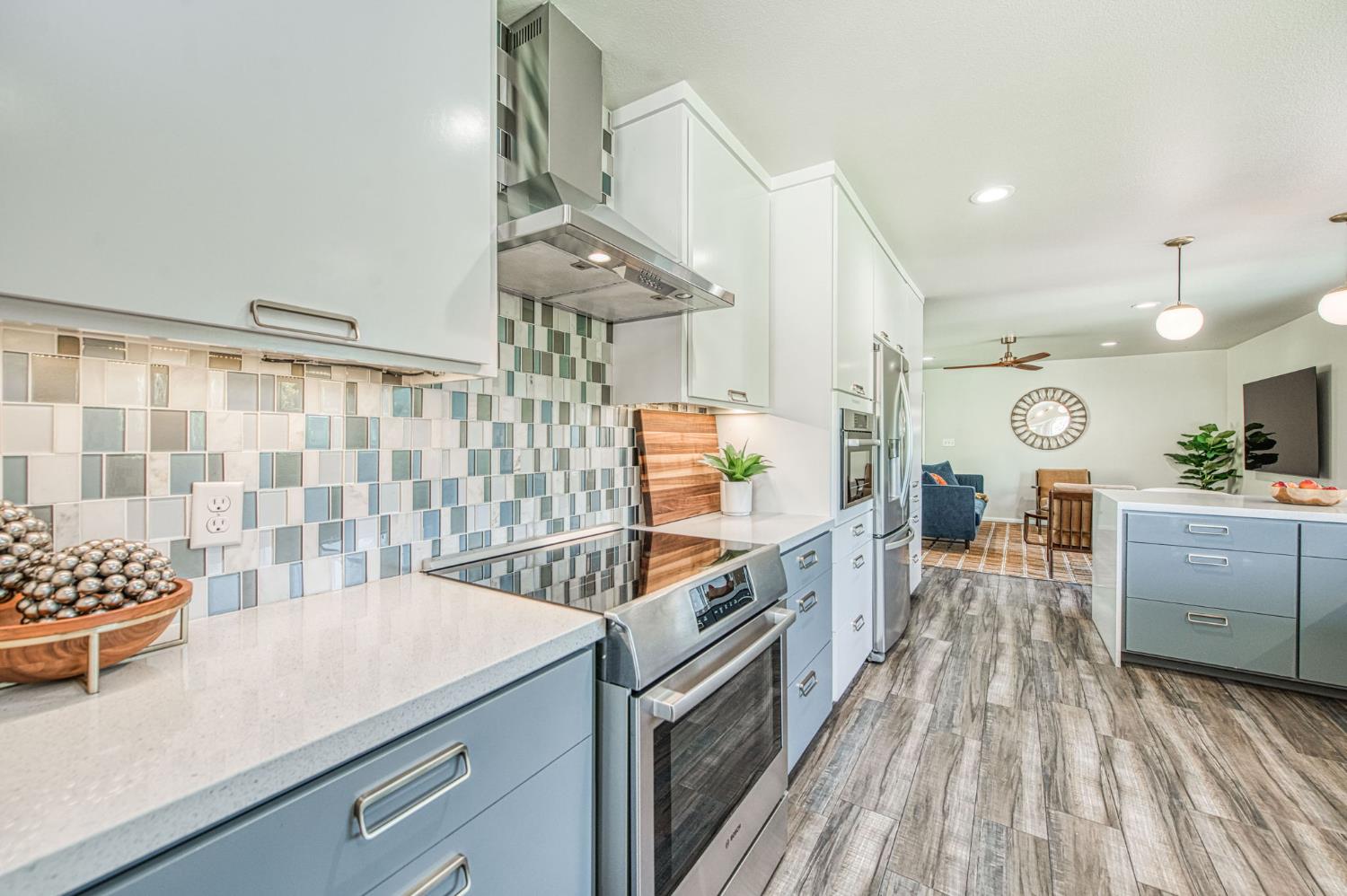 1527 W San Ramon Ave, Fresno, CA 93711