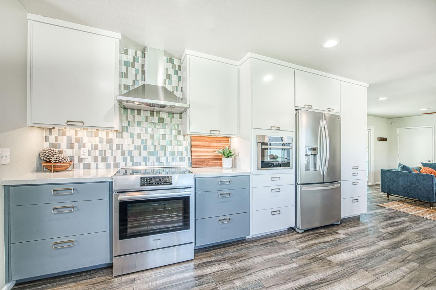 1527 W San Ramon Ave, Fresno, CA 93711