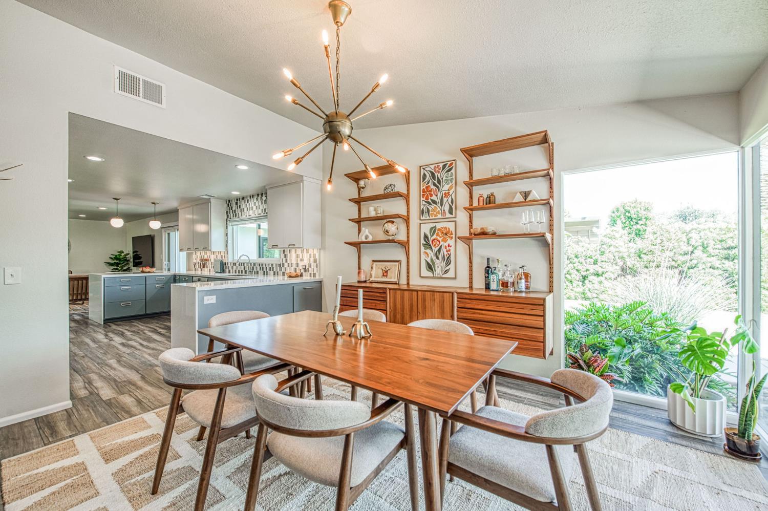 1527 W San Ramon Ave, Fresno, CA 93711