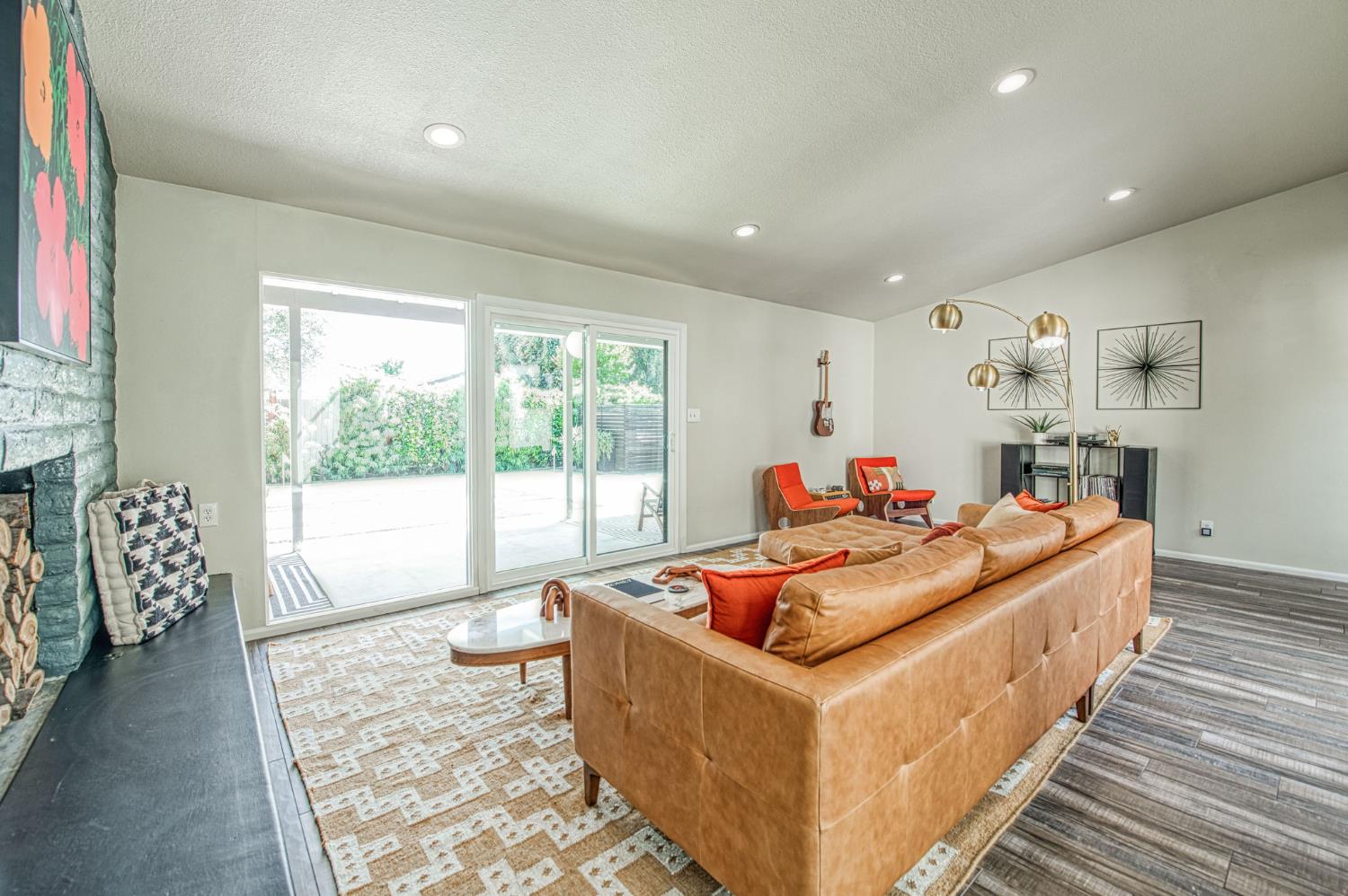 1527 W San Ramon Ave, Fresno, CA 93711