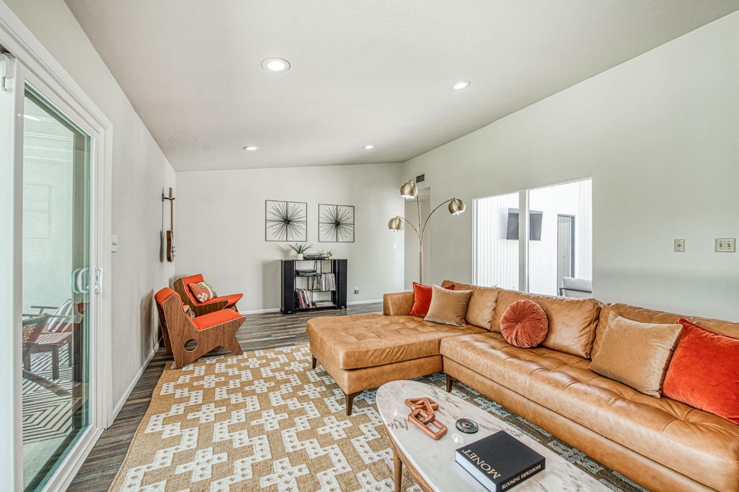 1527 W San Ramon Ave, Fresno, CA 93711