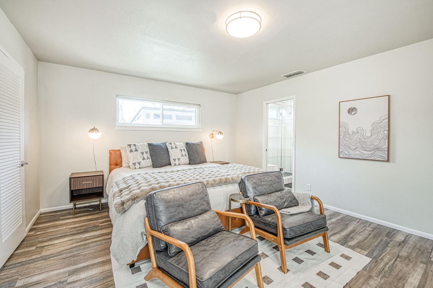 1527 W San Ramon Ave, Fresno, CA 93711