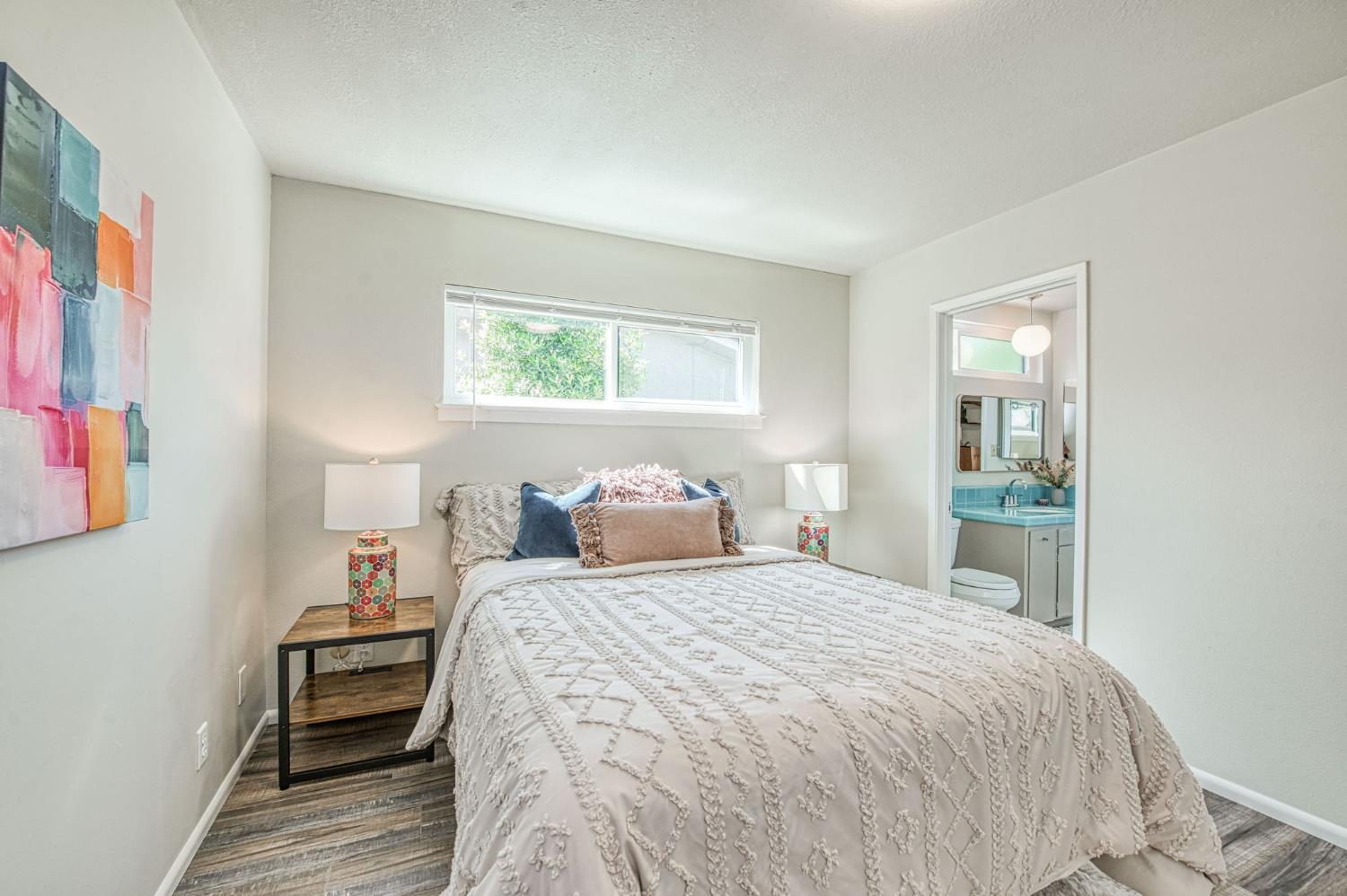 1527 W San Ramon Ave, Fresno, CA 93711