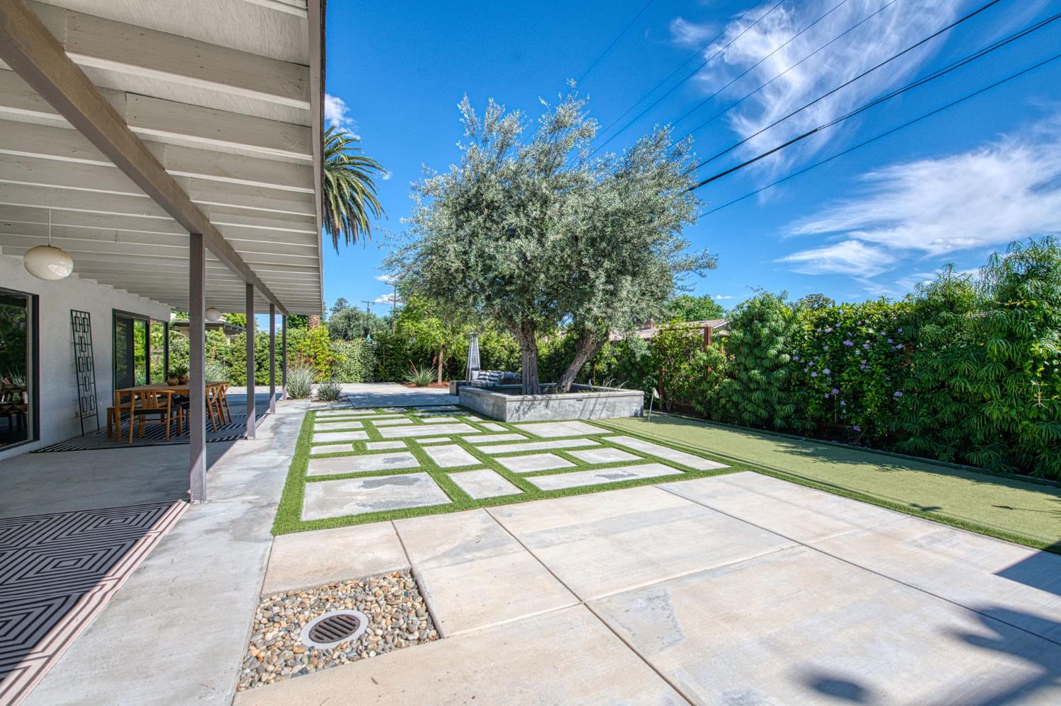 1527 W San Ramon Ave, Fresno, CA 93711