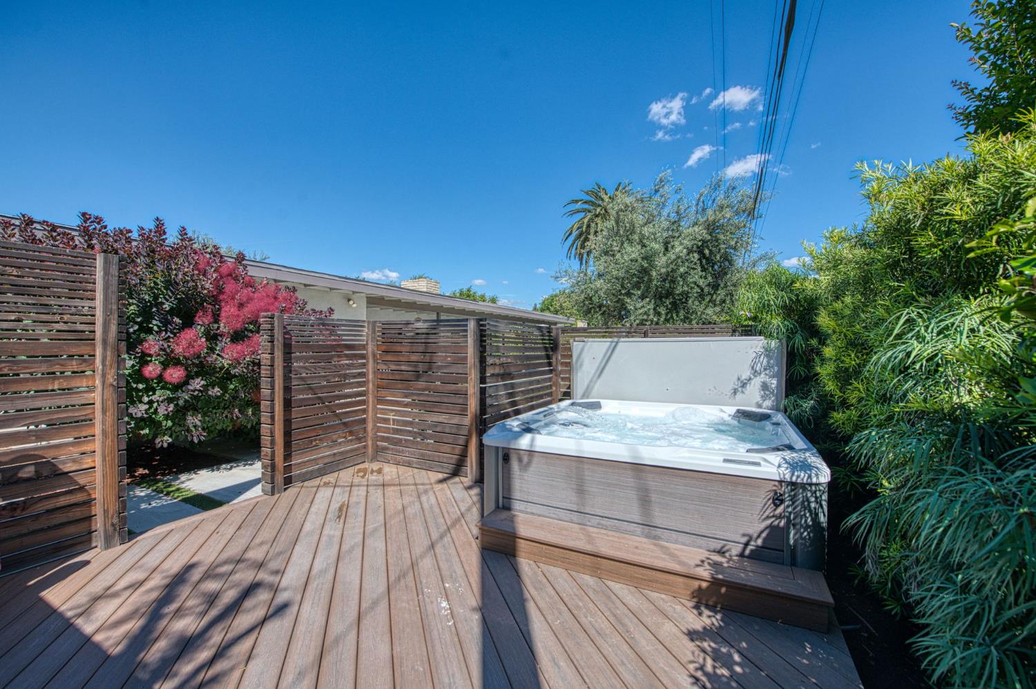 1527 W San Ramon Ave, Fresno, CA 93711