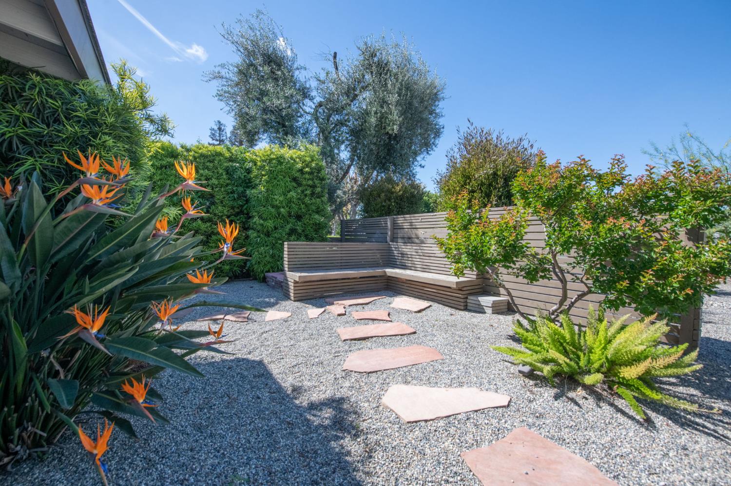 1527 W San Ramon Ave, Fresno, CA 93711