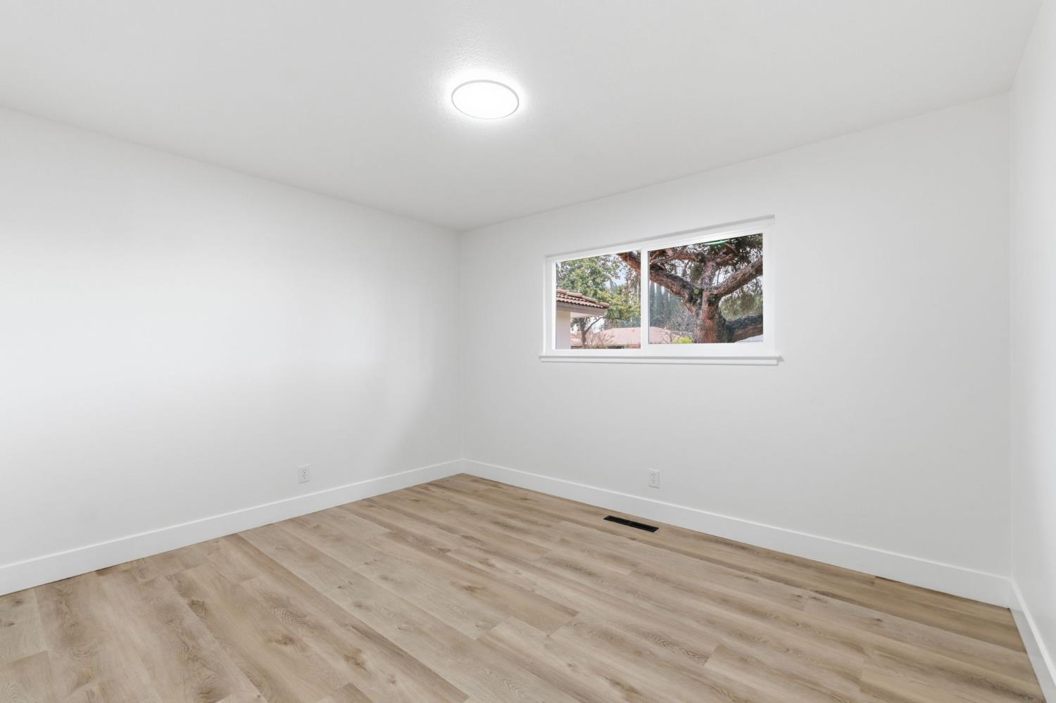 506 E Sample Ave, Fresno, CA 93710