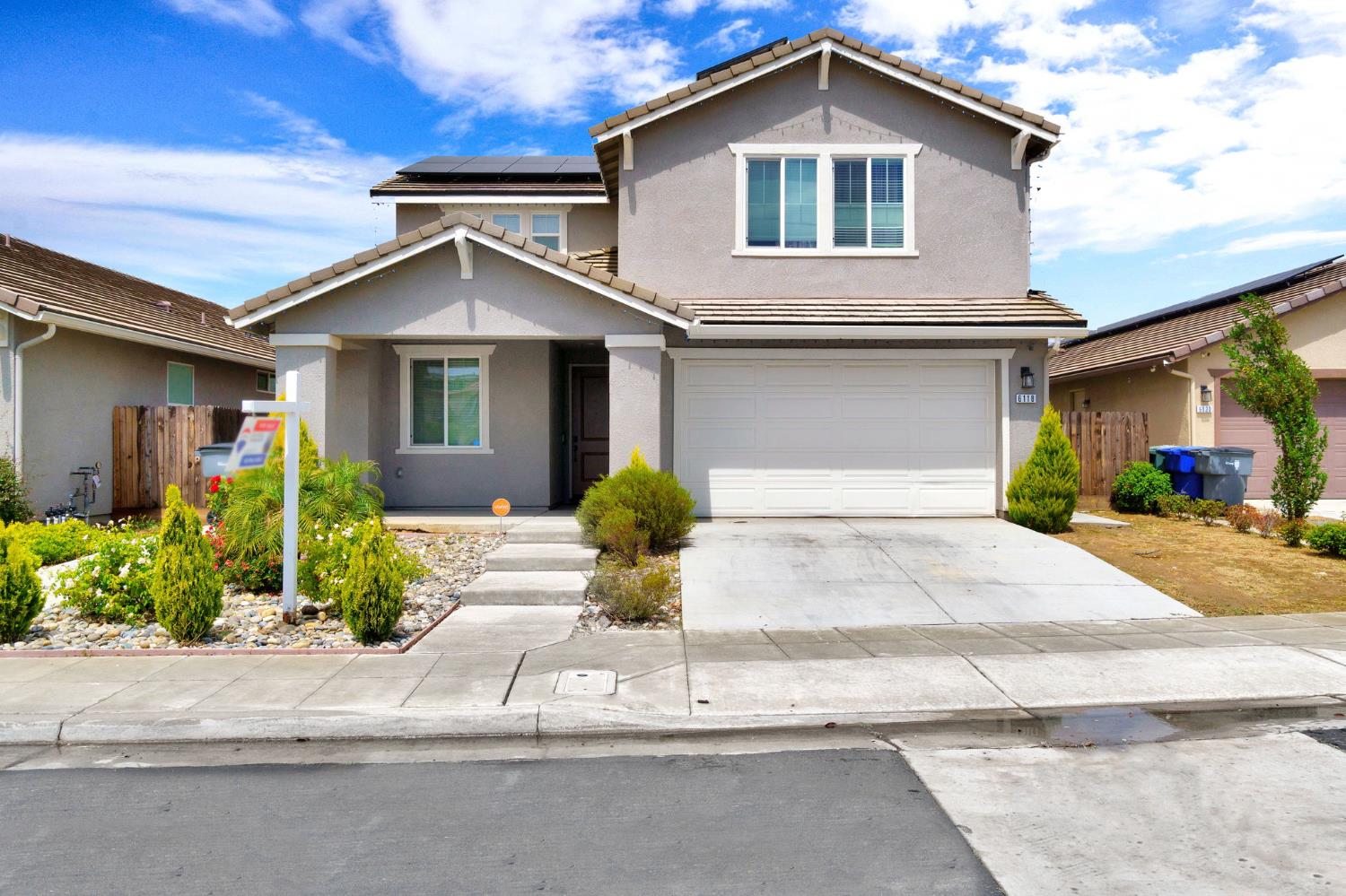 6118 E Berkeley Ave, Fresno, CA 93727