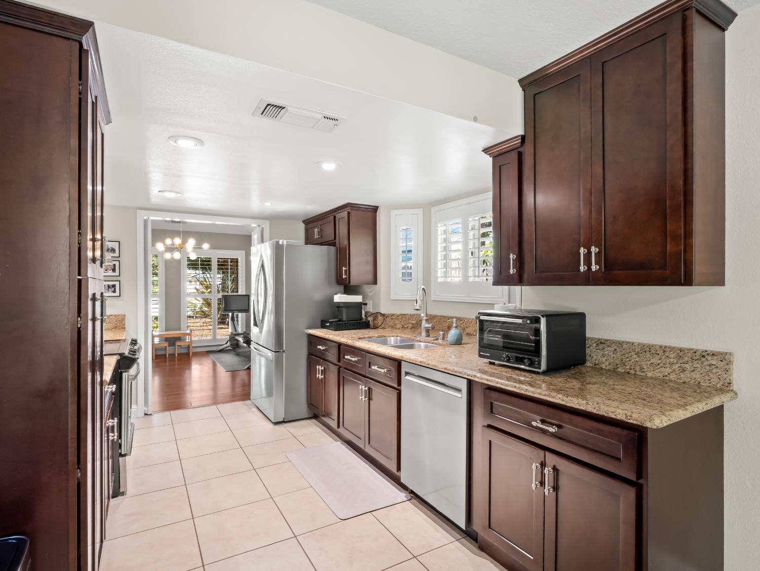 8732 N Fuller Ave, Fresno, CA 93720