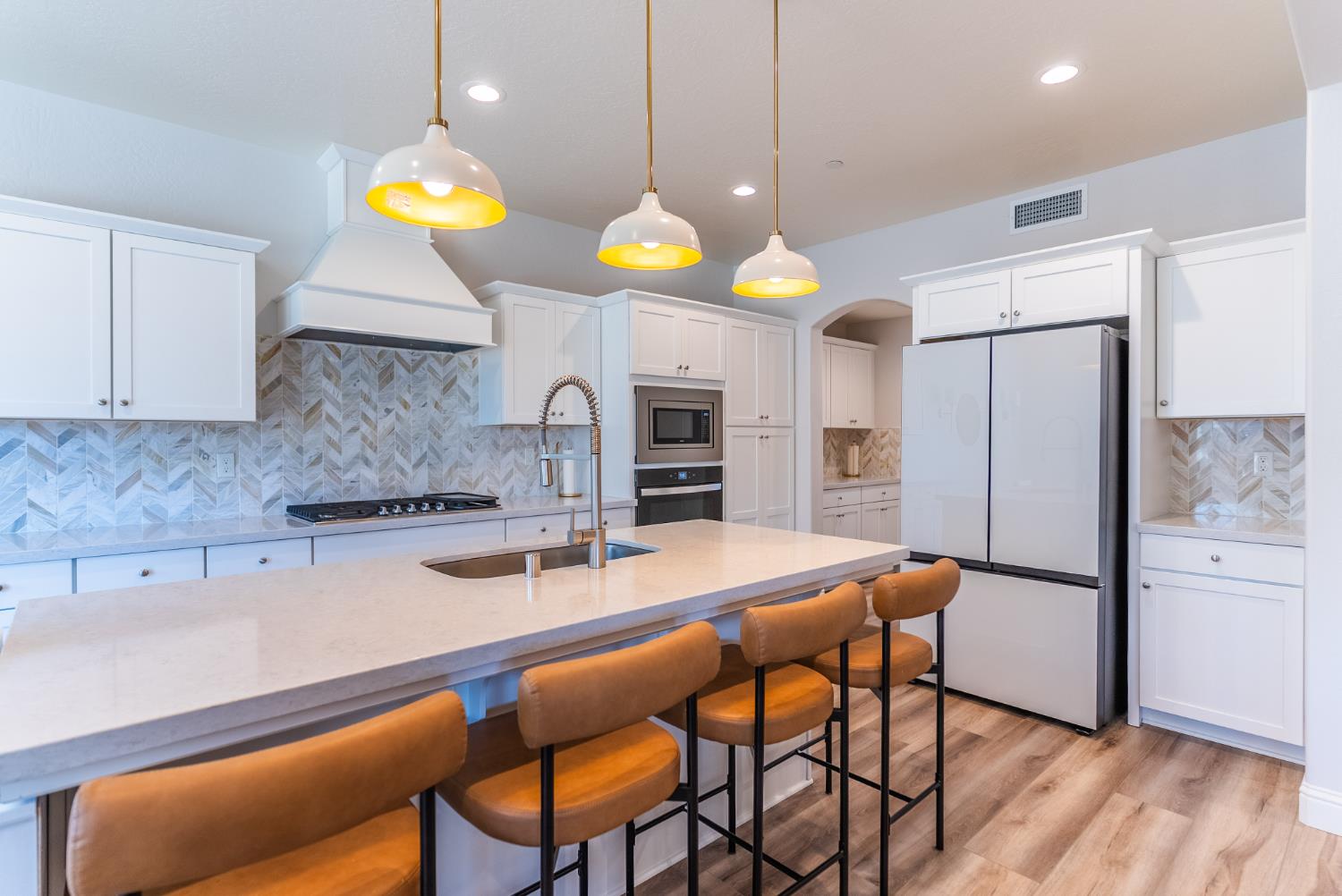 4176 Twain Ave, Clovis, CA 93619