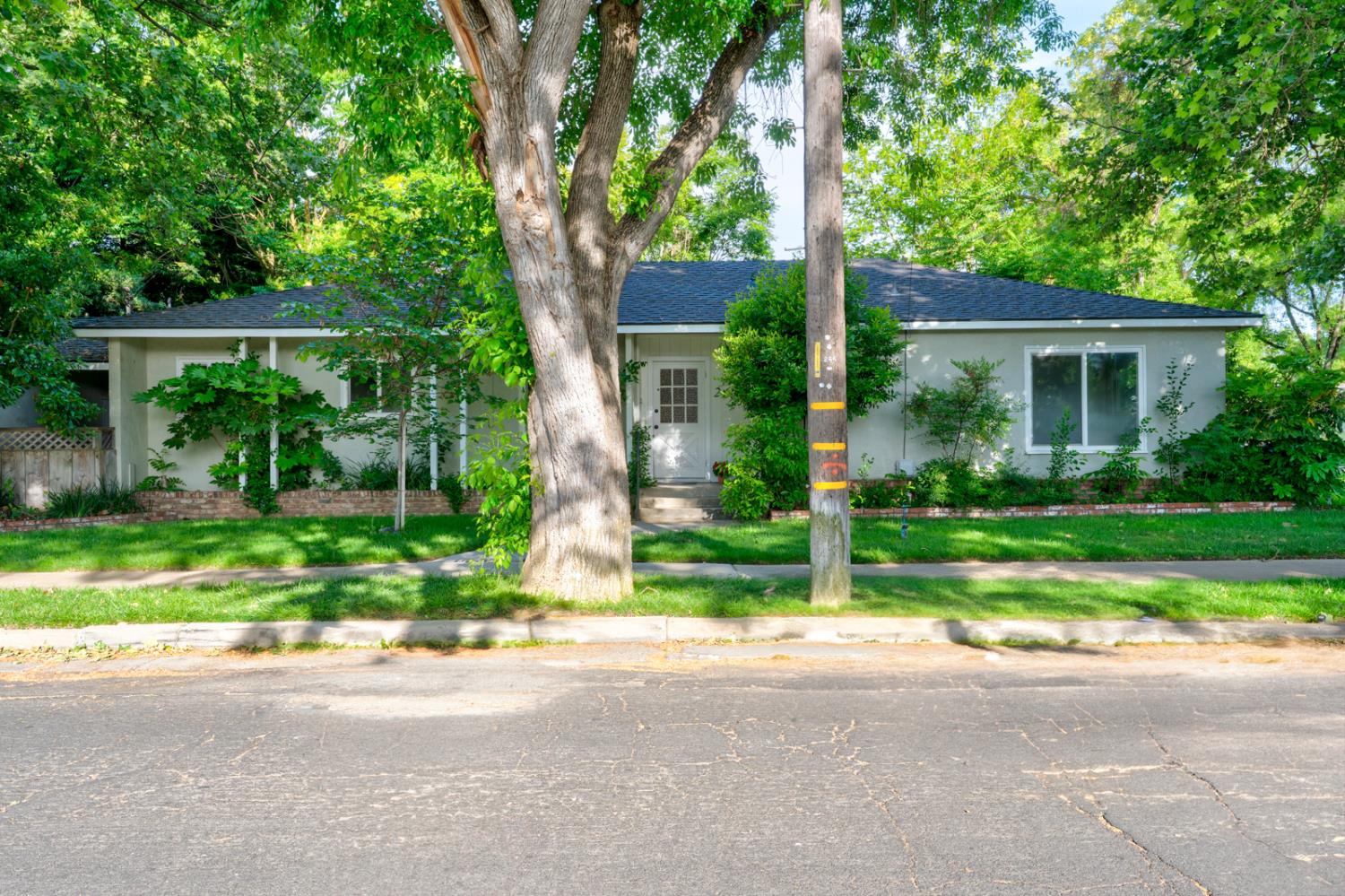 2669 6th Ave, Merced, CA 95340