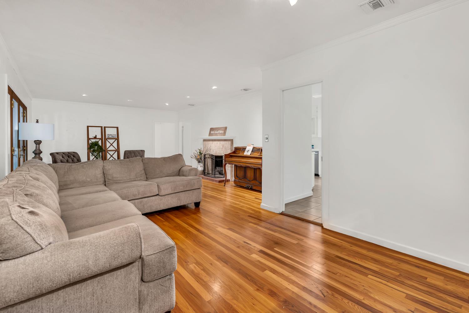 2669 6th Ave, Merced, CA 95340