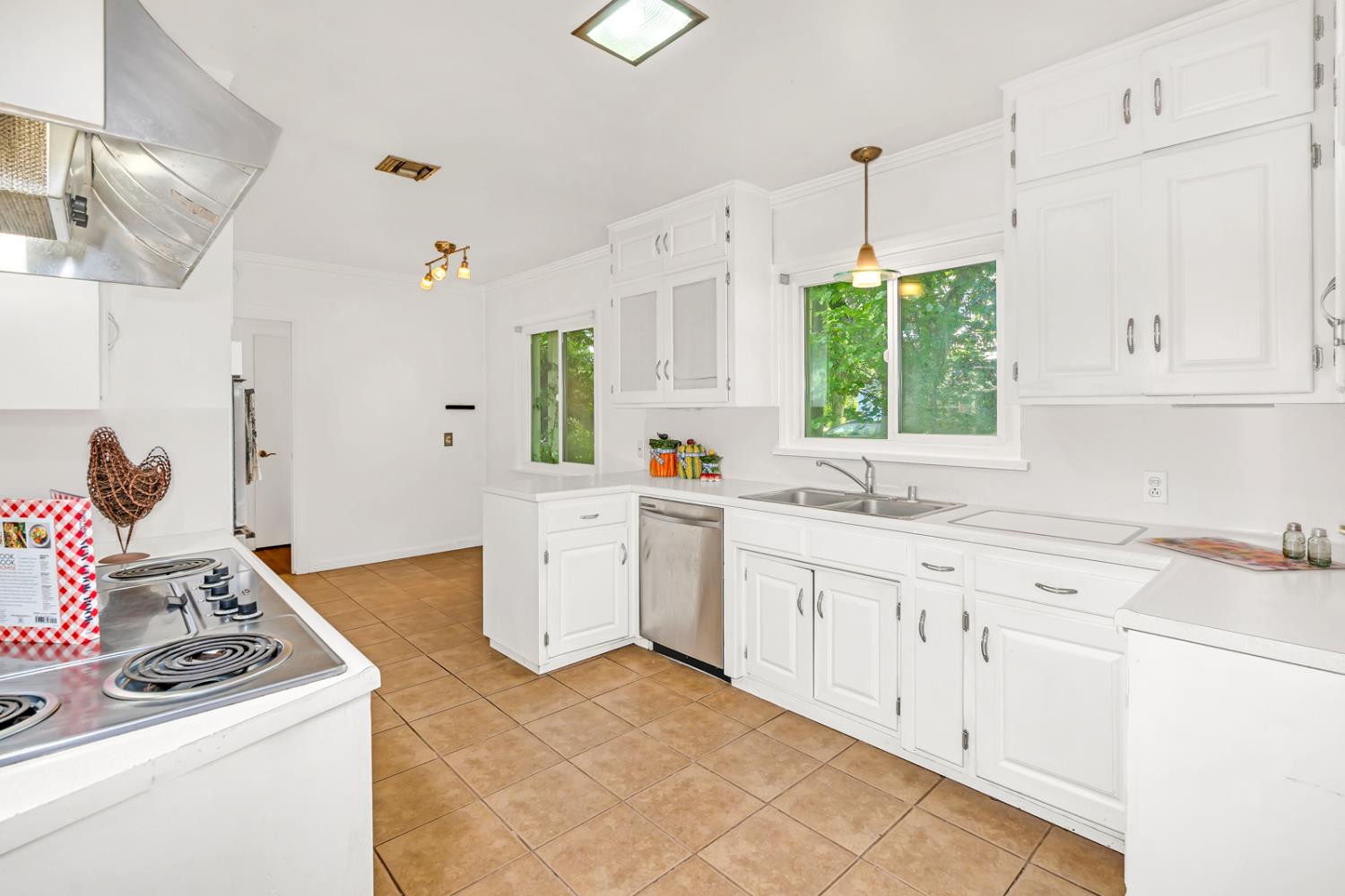 2669 6th Ave, Merced, CA 95340