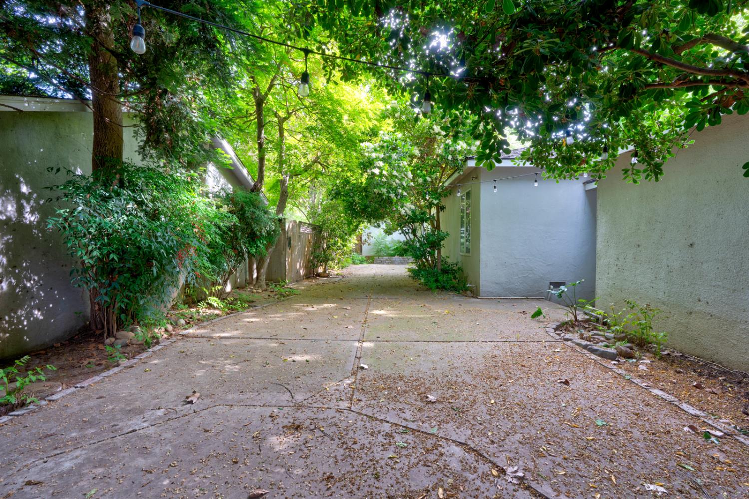 2669 6th Ave, Merced, CA 95340