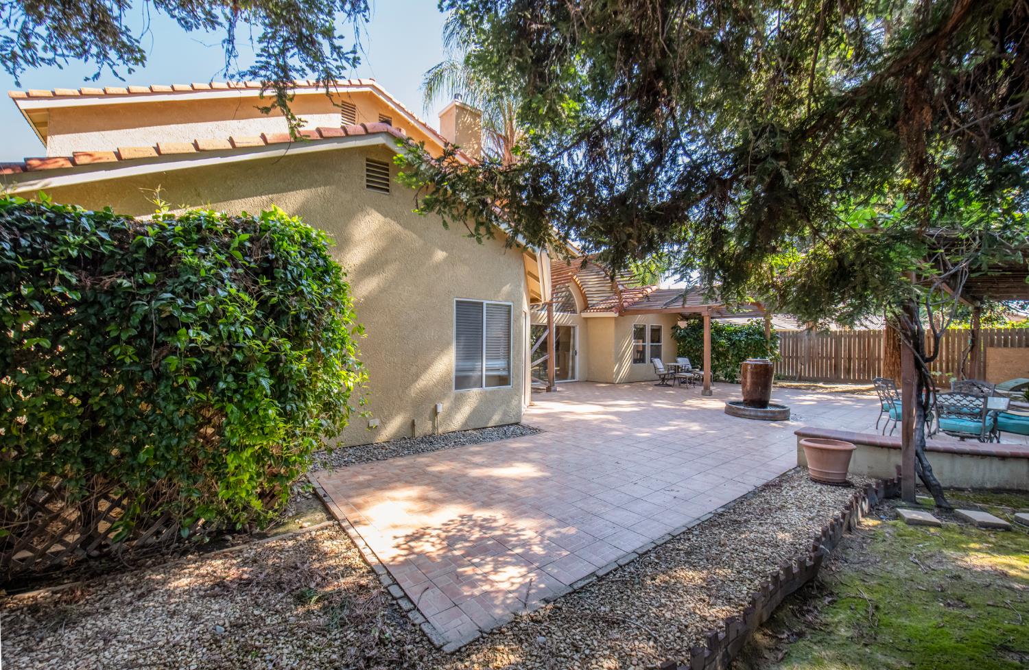 2173 E Muncie Ave, Fresno, CA 93720