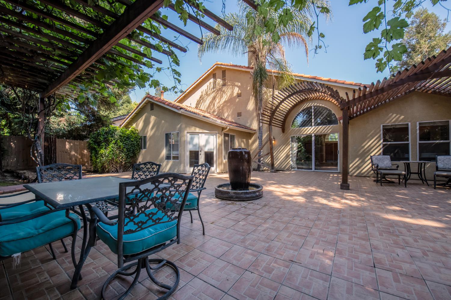 2173 E Muncie Ave, Fresno, CA 93720