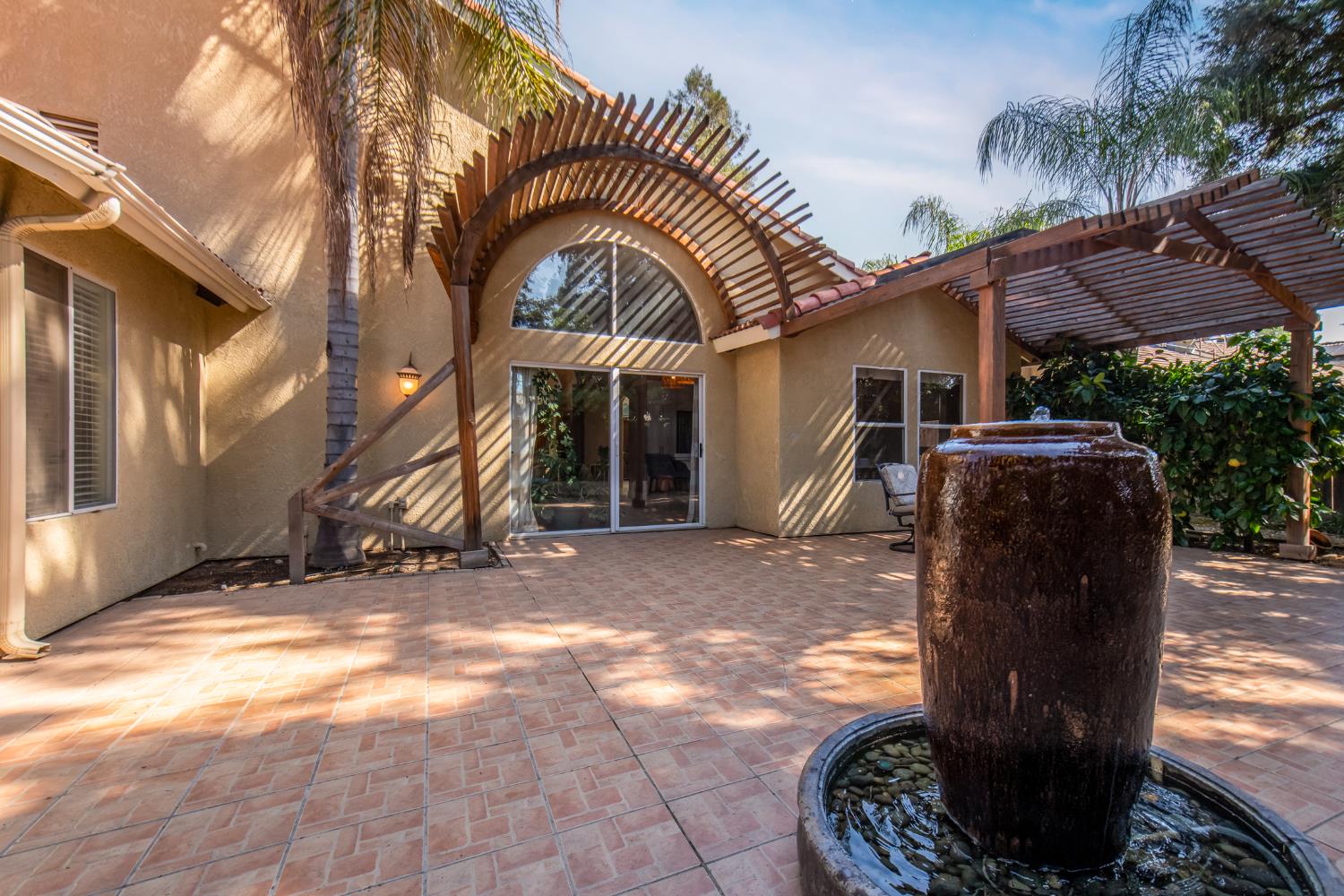 2173 E Muncie Ave, Fresno, CA 93720