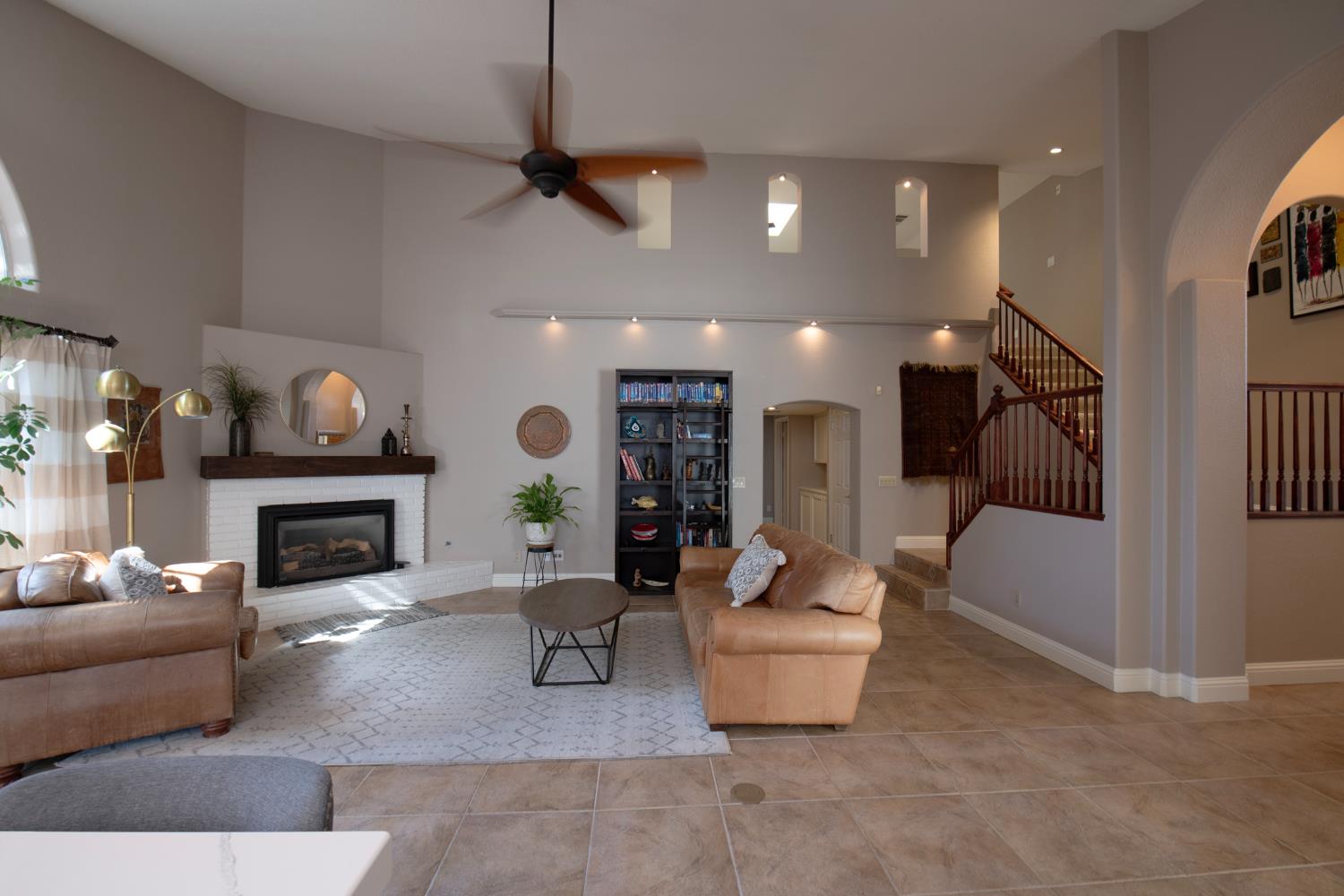 2173 E Muncie Ave, Fresno, CA 93720