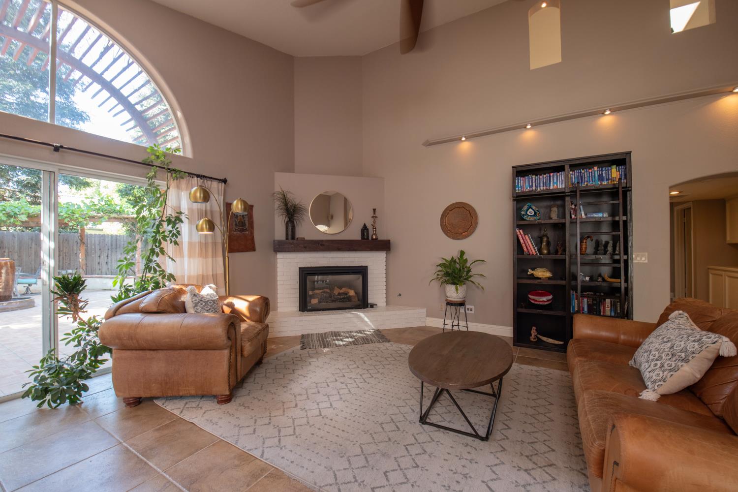 2173 E Muncie Ave, Fresno, CA 93720