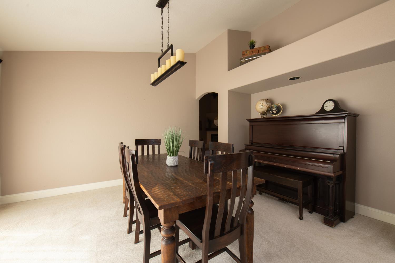 2173 E Muncie Ave, Fresno, CA 93720